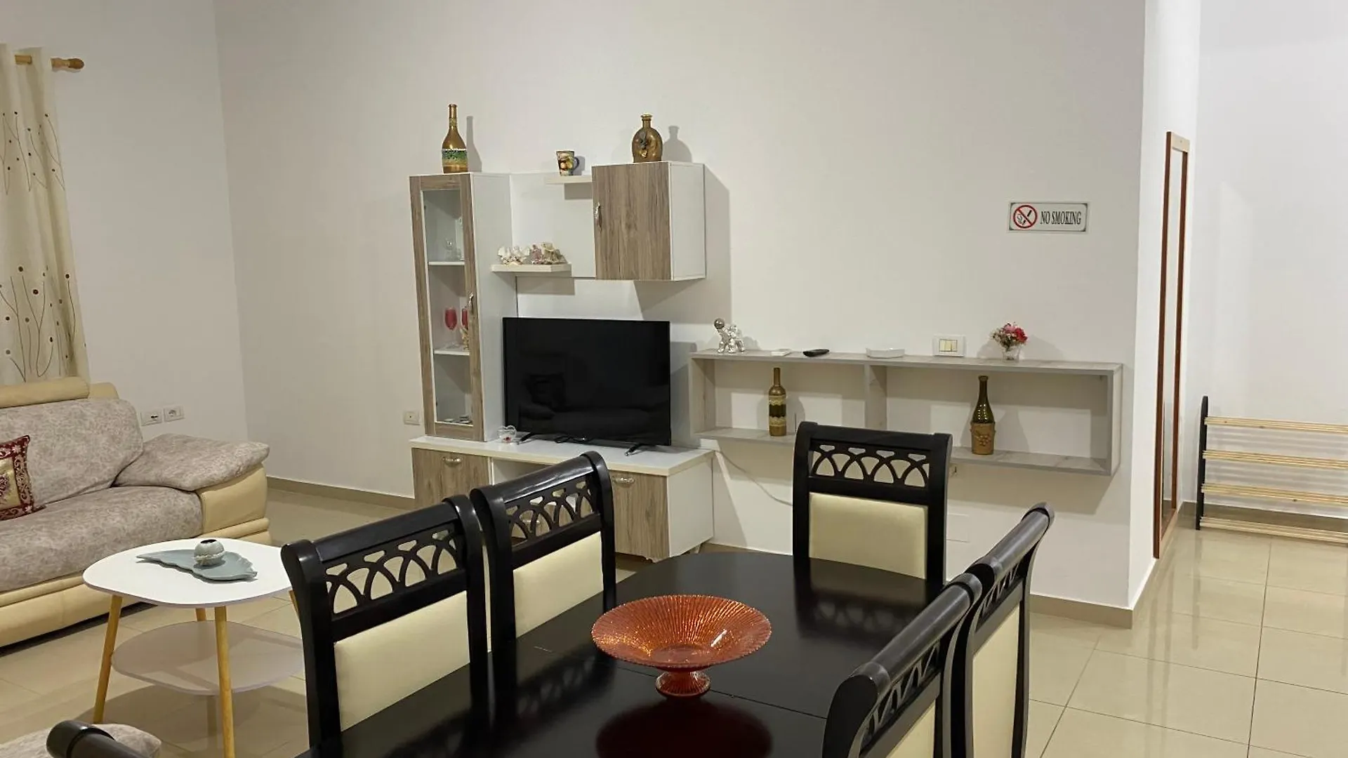 Aries Apartment Vlore Albania
